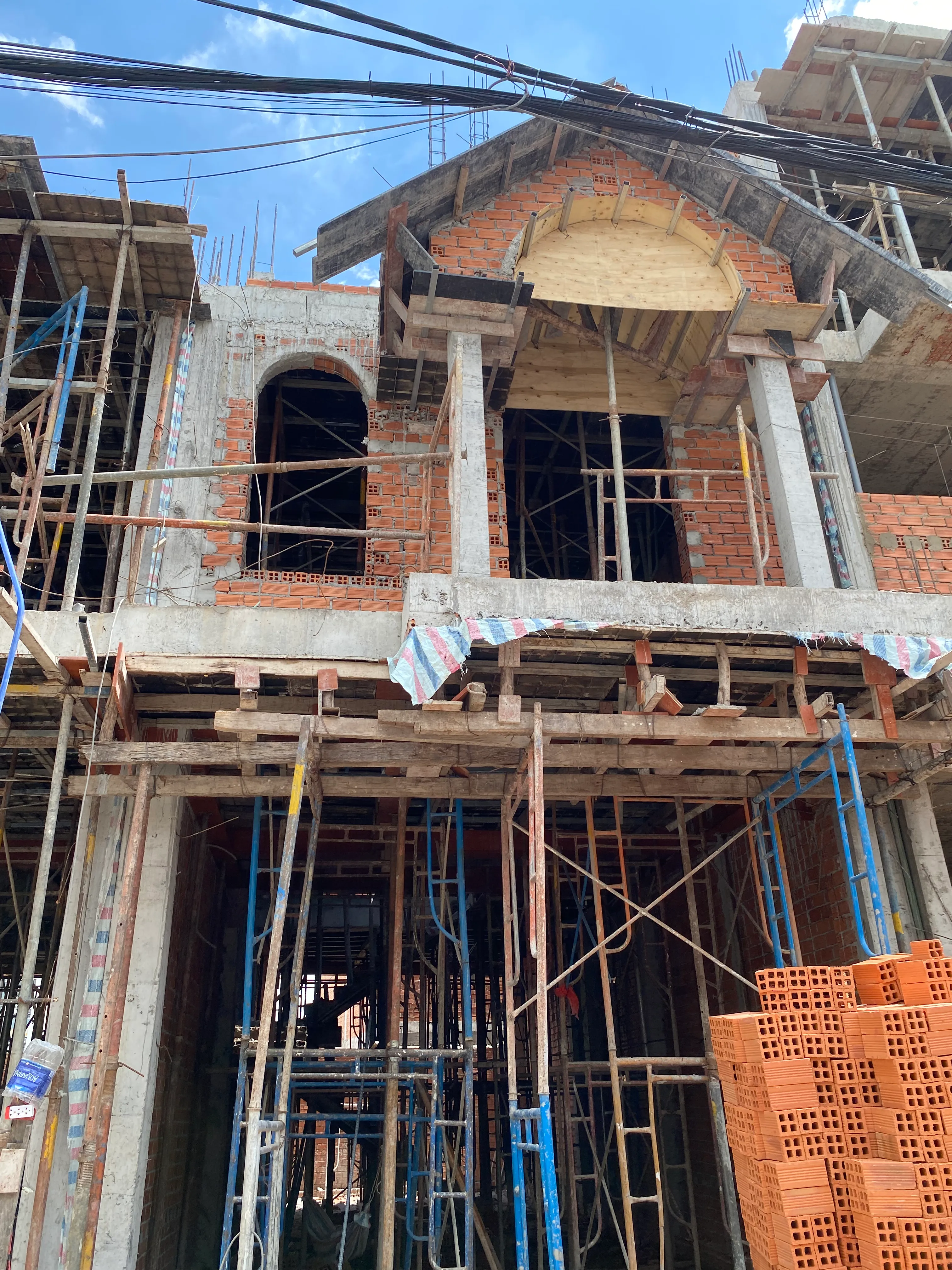 Thi công nhà liền kề