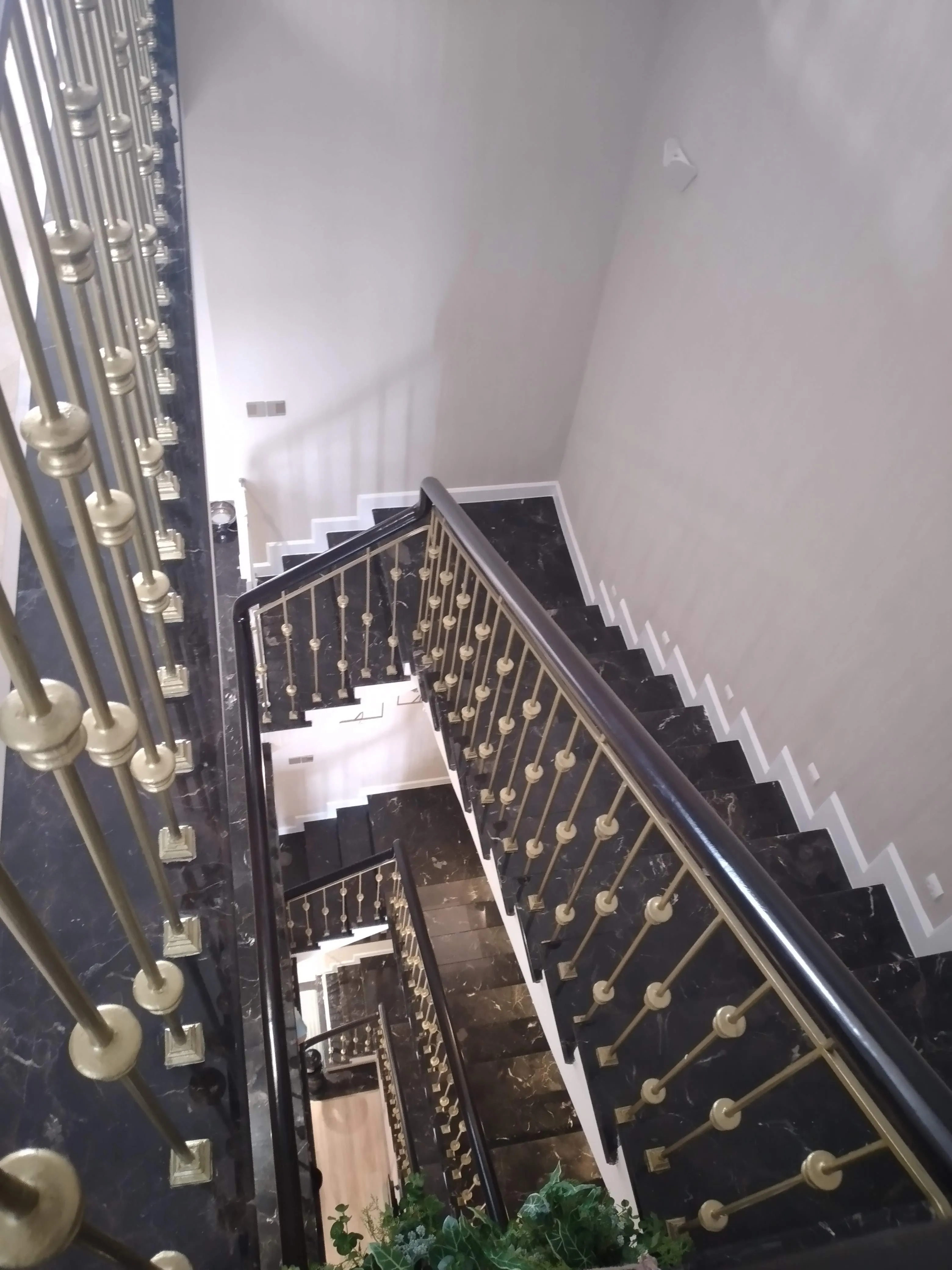 Thi công hoàn thiện nhà liền kề