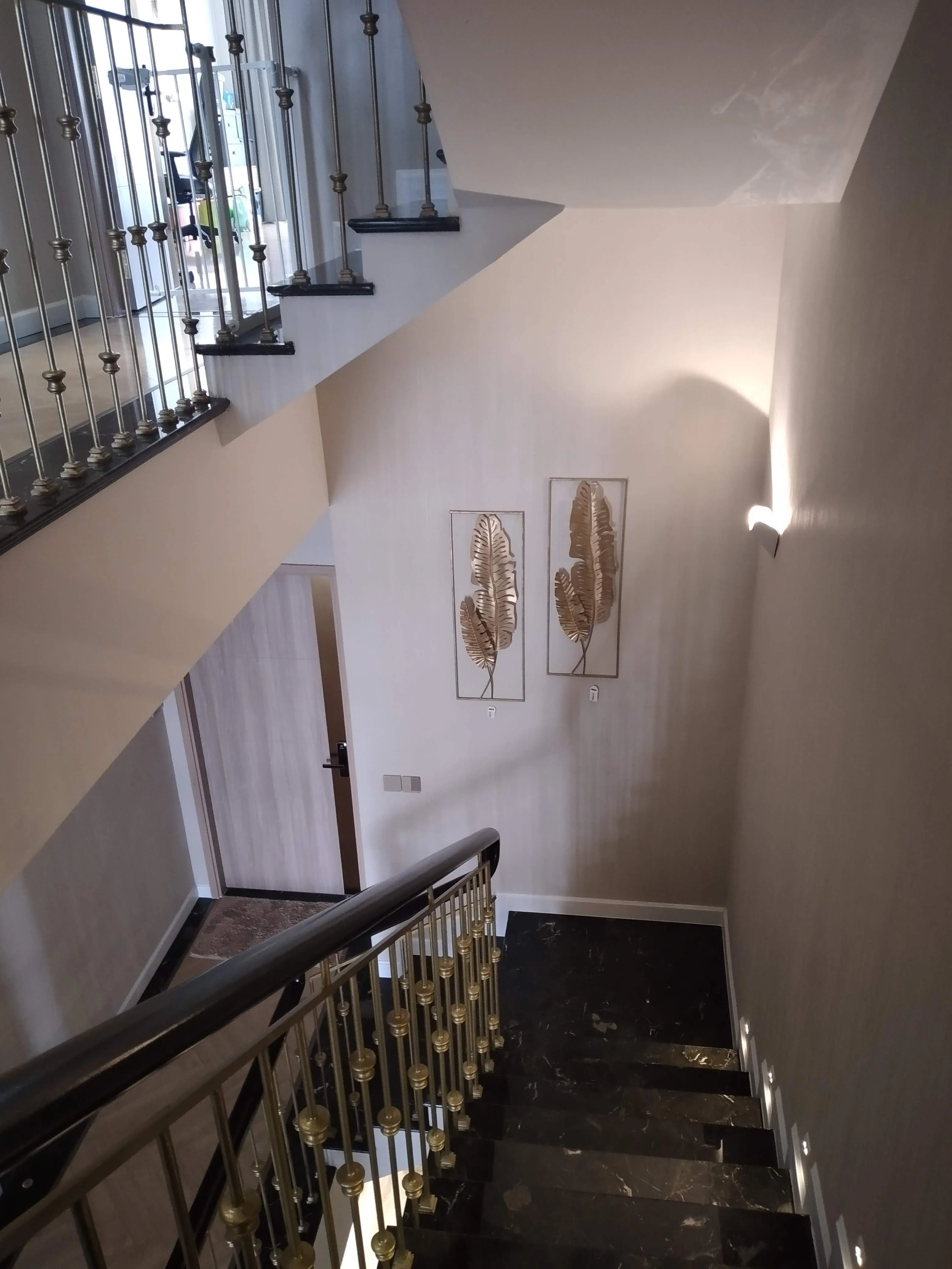 Thi công hoàn thiện nhà liền kề