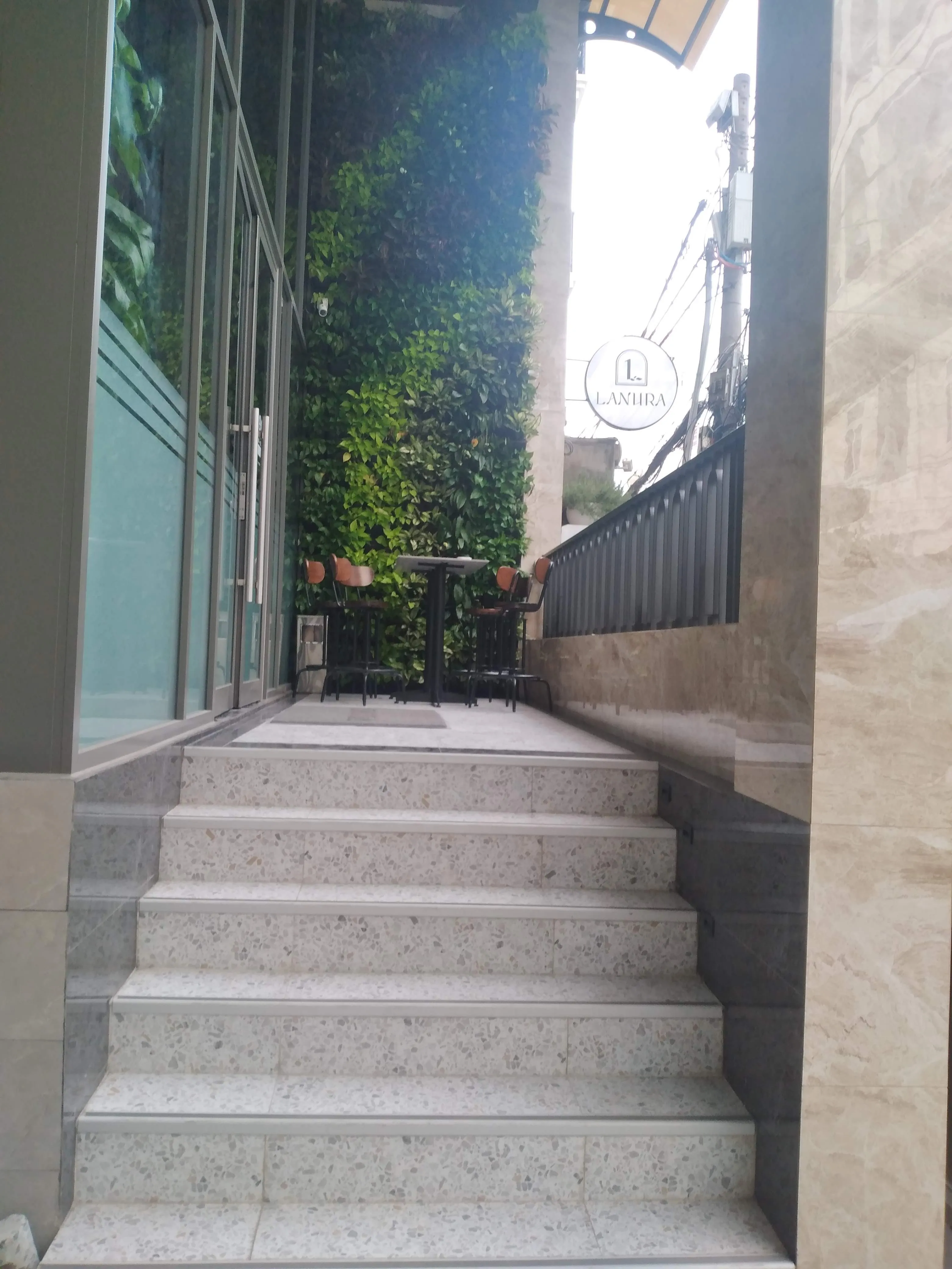 Thi công hoàn thiện Khách sạn