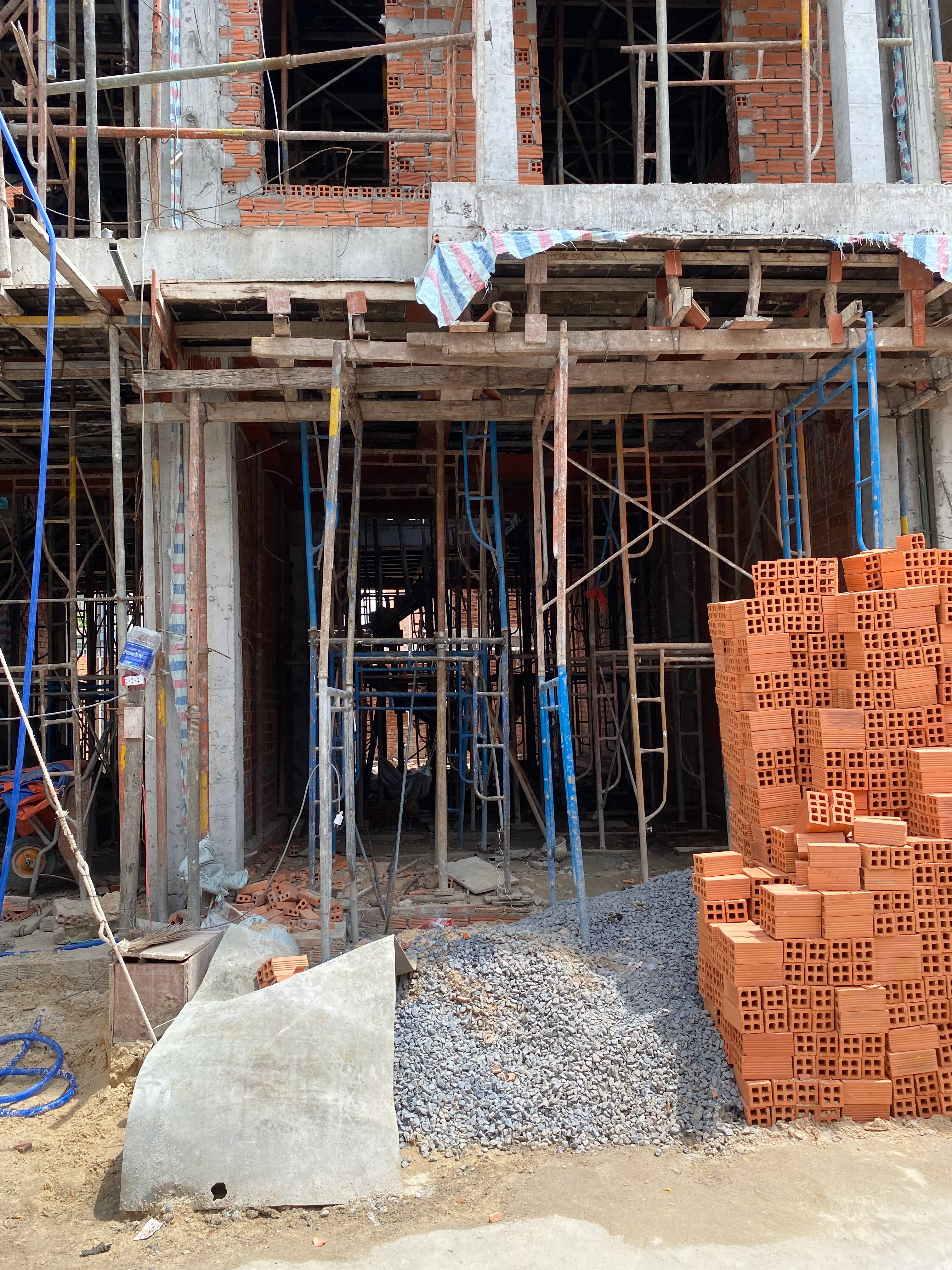 Thi công nhà liền kề