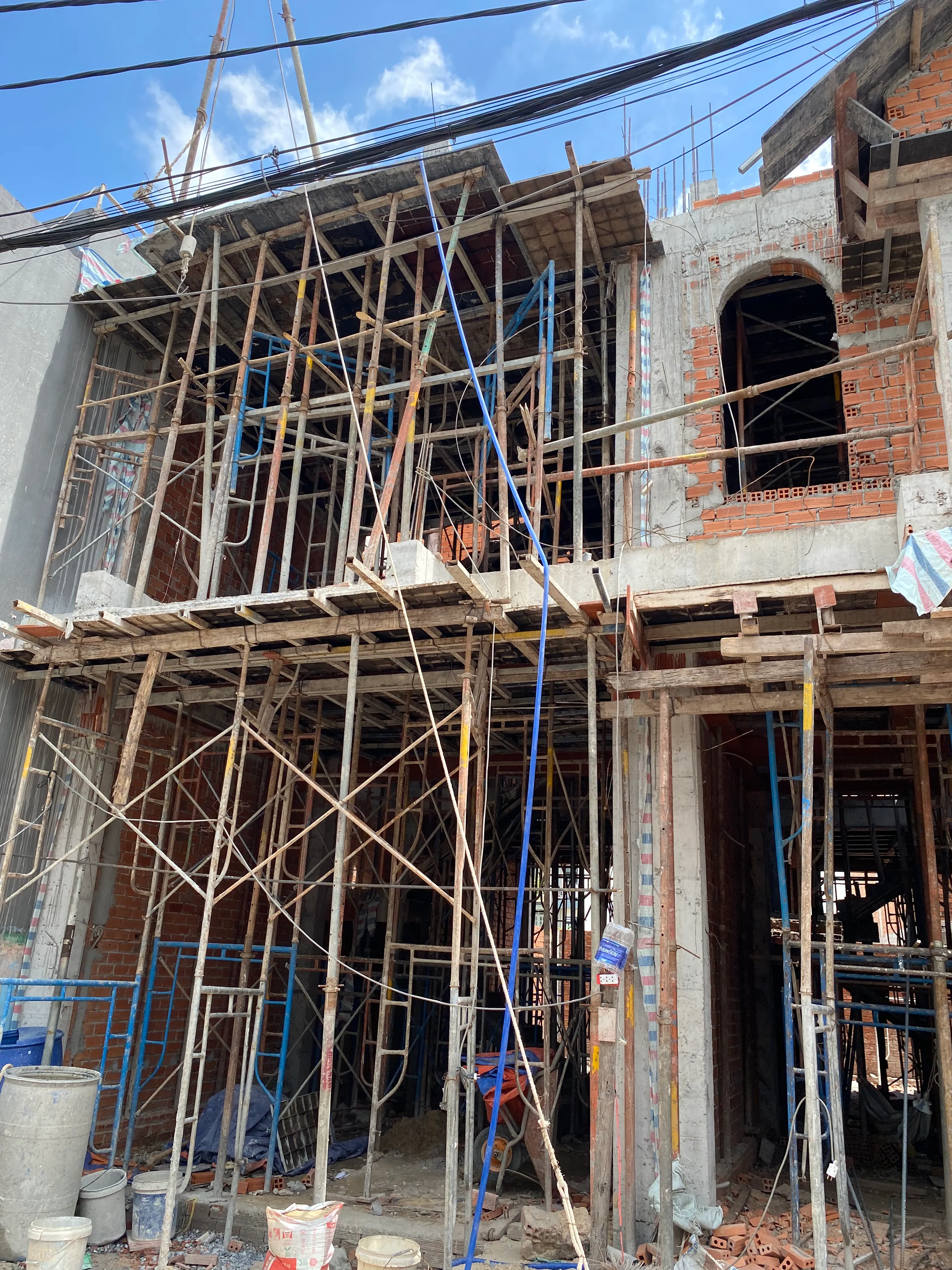 Thi công nhà liền kề