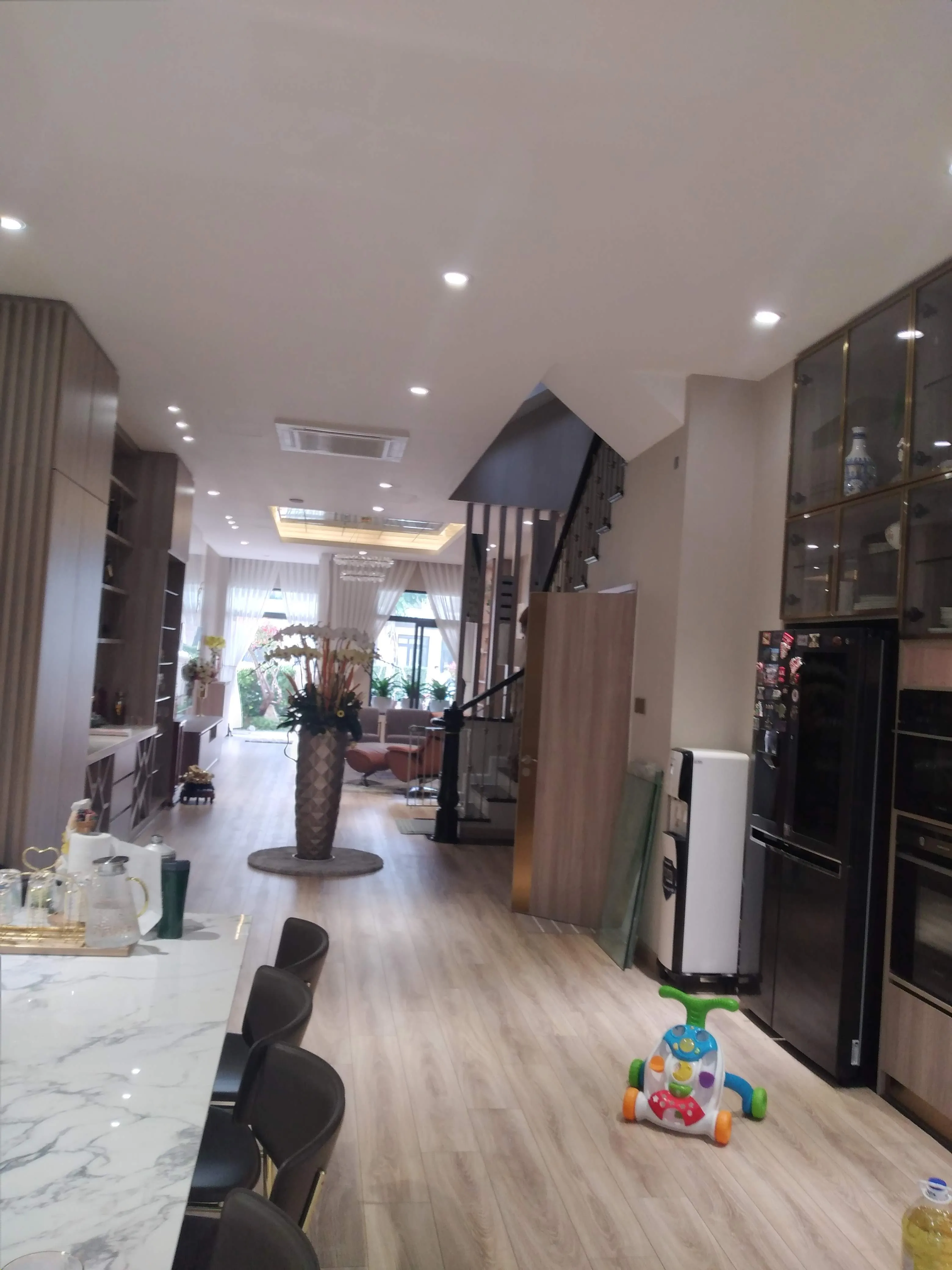 Thi công hoàn thiện nhà liền kề