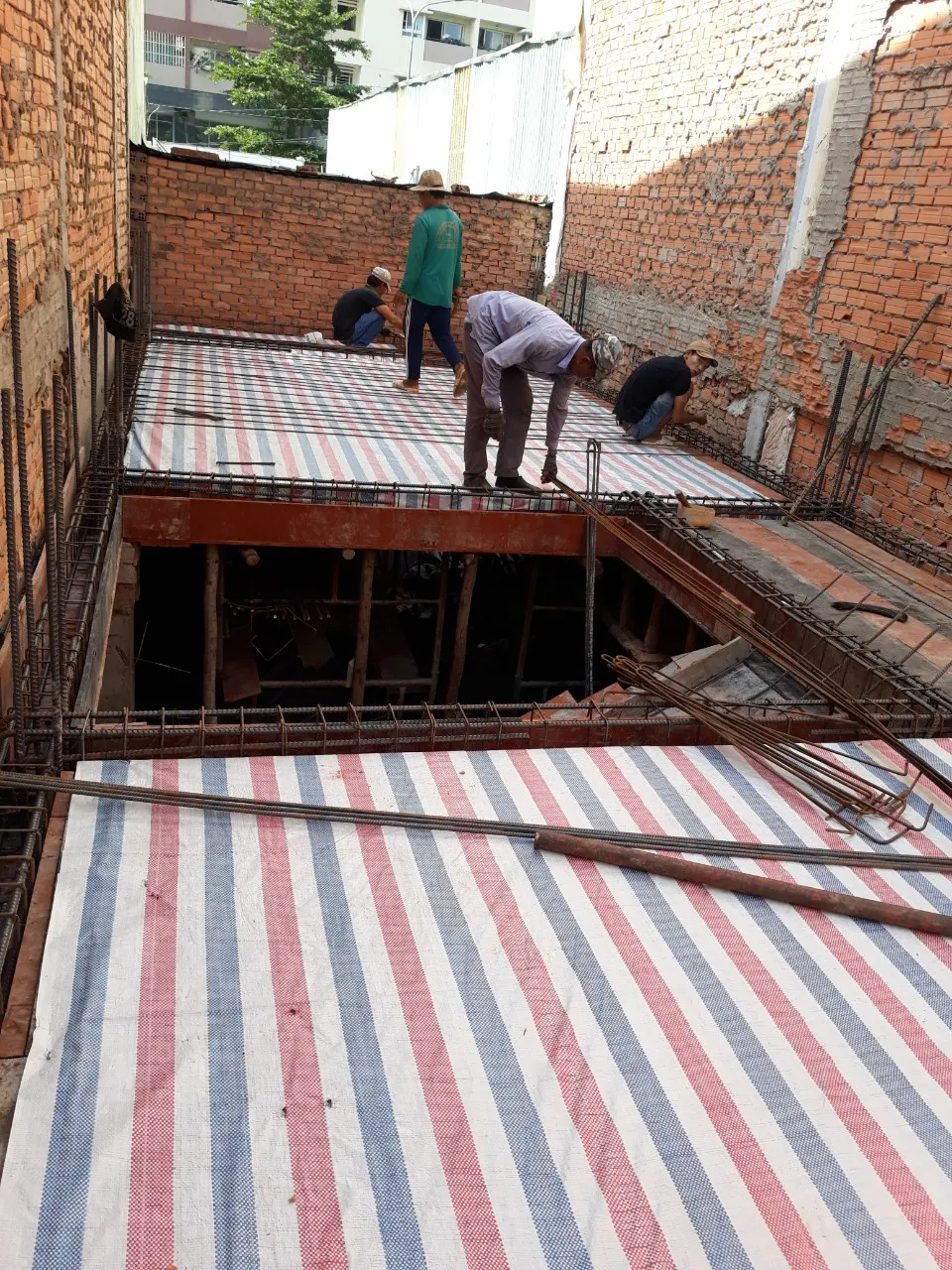 Thiết kế và thi công nhà phố hiện đại