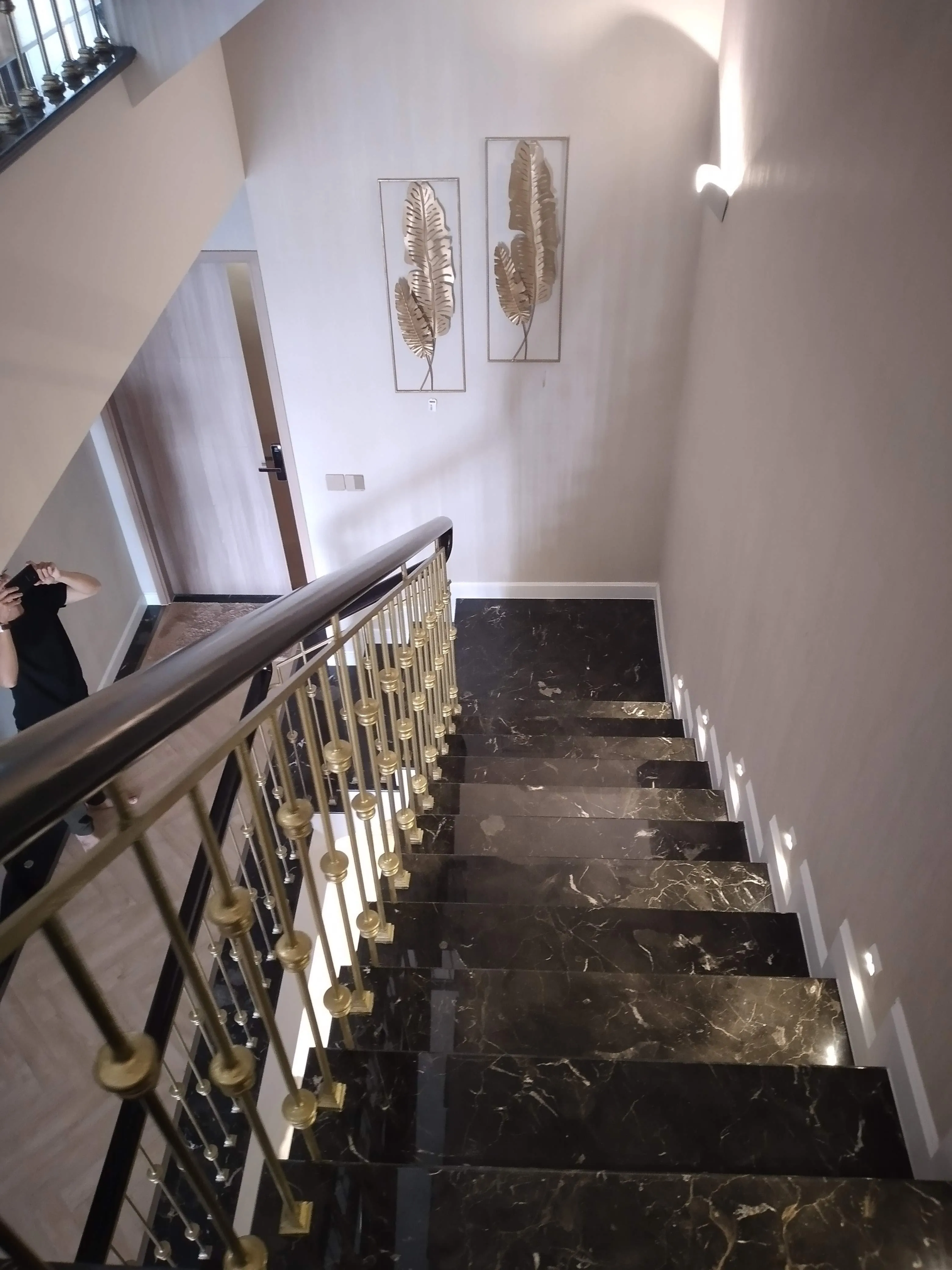 Thi công hoàn thiện nhà liền kề